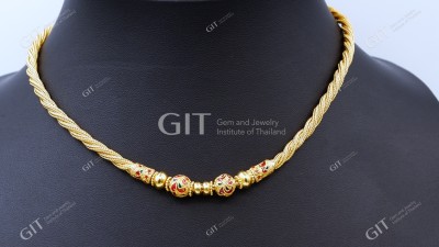 สร้อยคอสี่เสาบิดเกลียว