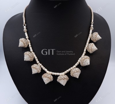 สร้อยคอดอกบัวสัตตบงกช