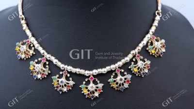 สร้อยลูกไม้ปรายมือขดลวด