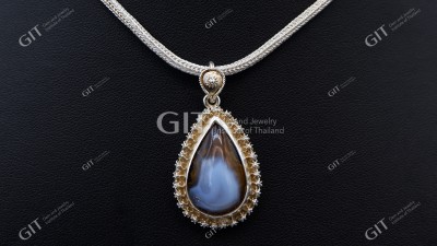 จี้ดอกพิกุล