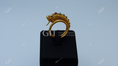 แหวนพญานาคฝังพลอยนพเก้า