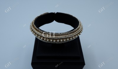 สร้อยข้อมือตะขาบ