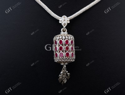 จี้ปะว่ะหล่ำทรงเครื่อง