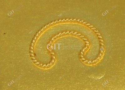 (1) เกือกม้า (2) ก้านขดสองหัว