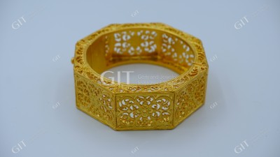 กำไลแปดเหลี่ยมลายเครือวัลย์